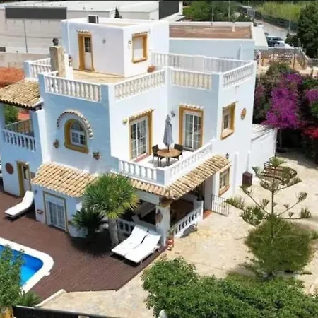 Alba Villa Santa Eularia des Riu